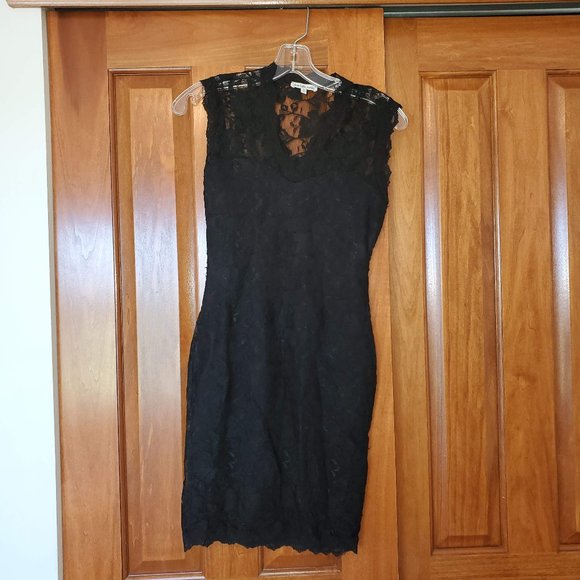 Charlotte Russe Dresses & Skirts - Charlotte russe body con lace dress. Black. Size medium. Stretchy fit